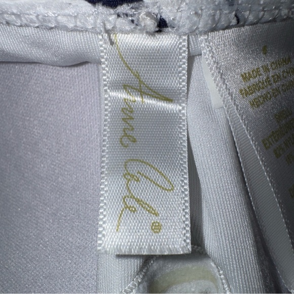 Anne Cole Women’s Twist Front One Pc Bandeau Swimsuit Blue Floral Size Small - Picture 7 of 8